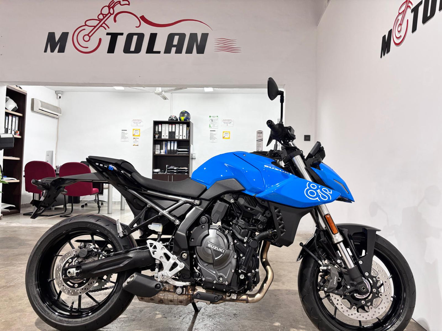SUZUKI GSX-S 8S