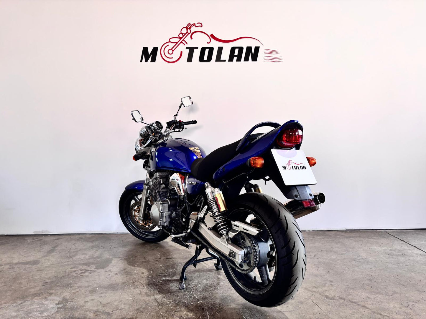 SUZUKI GSX 750CC INAZUMA