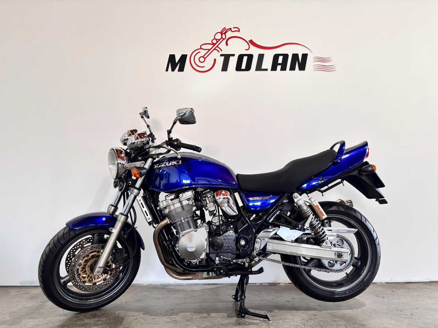 SUZUKI GSX 750CC INAZUMA