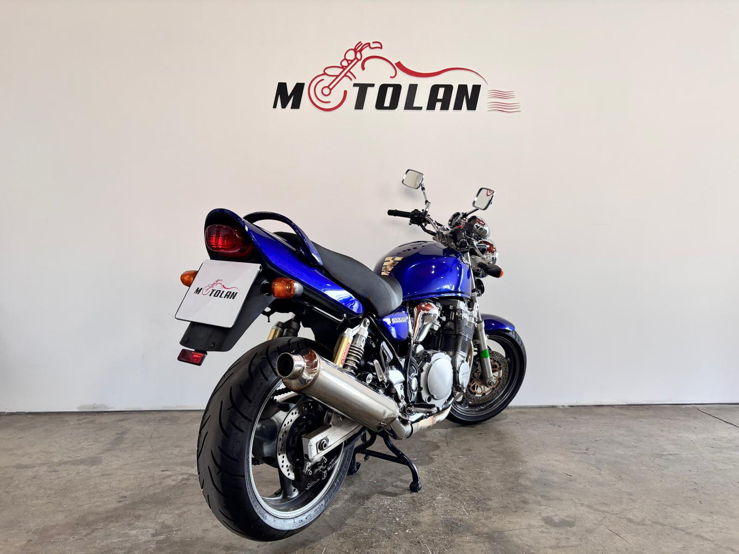 SUZUKI GSX 750CC INAZUMA