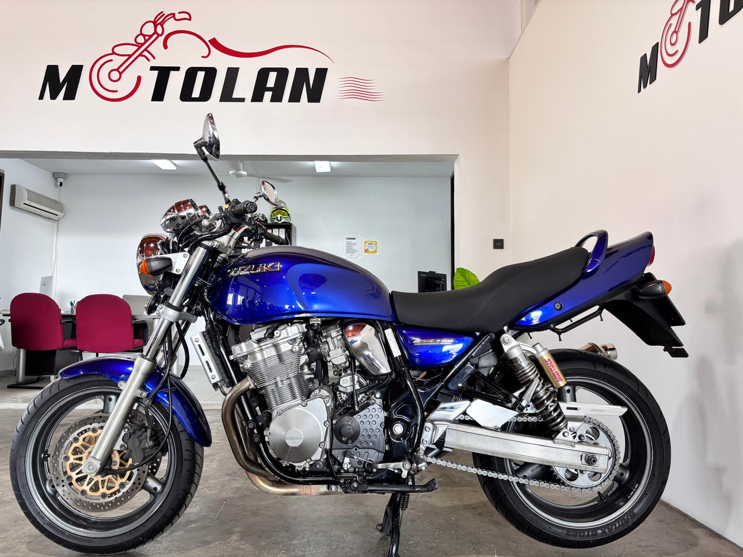 SUZUKI GSX 750CC INAZUMA