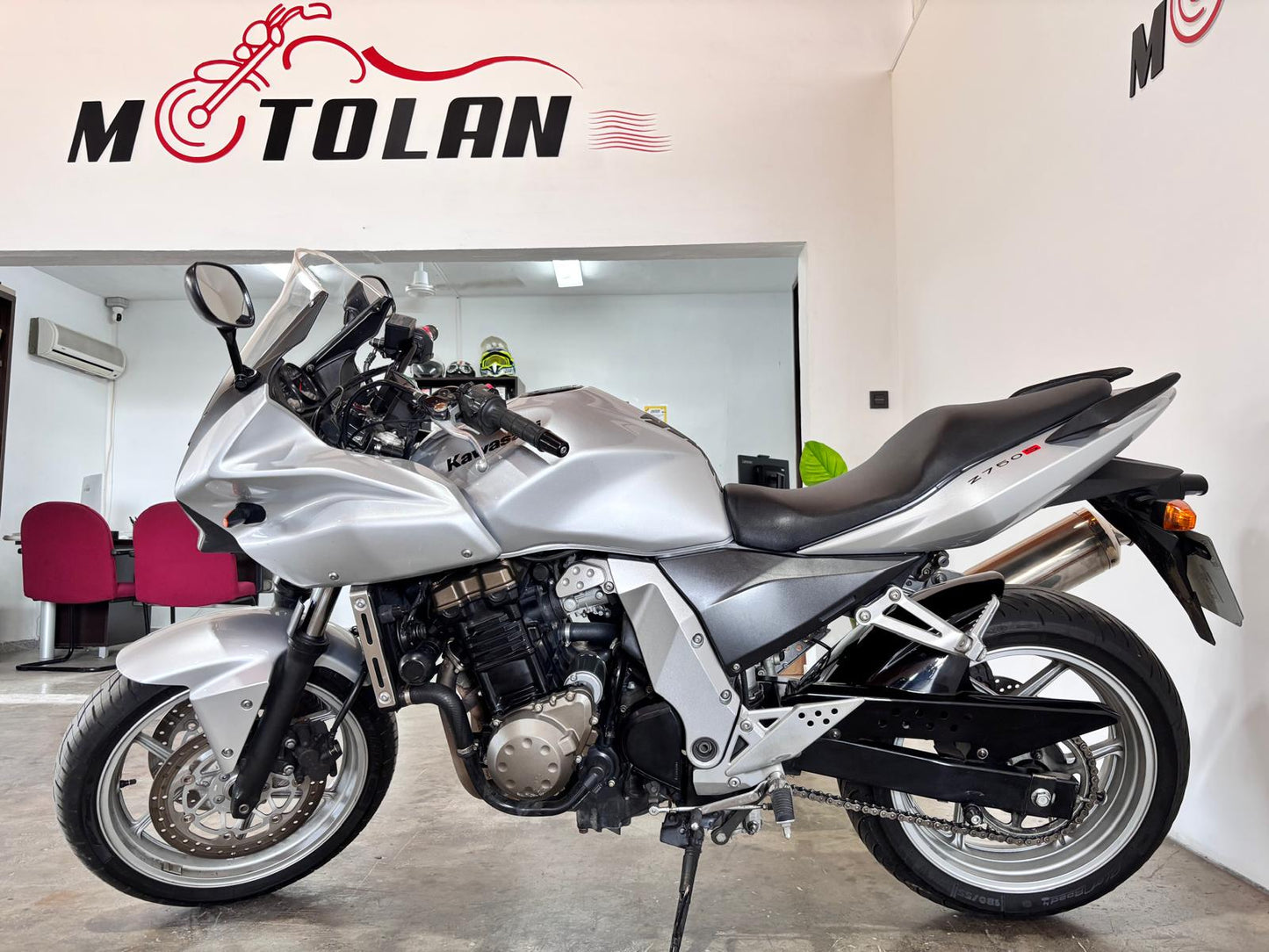 KAWASAKI Z750S