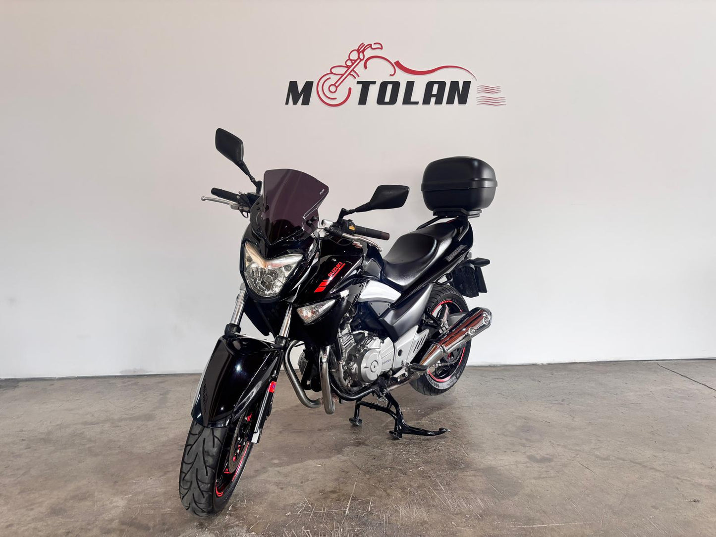 SUZUKI INAZUMA 250CC