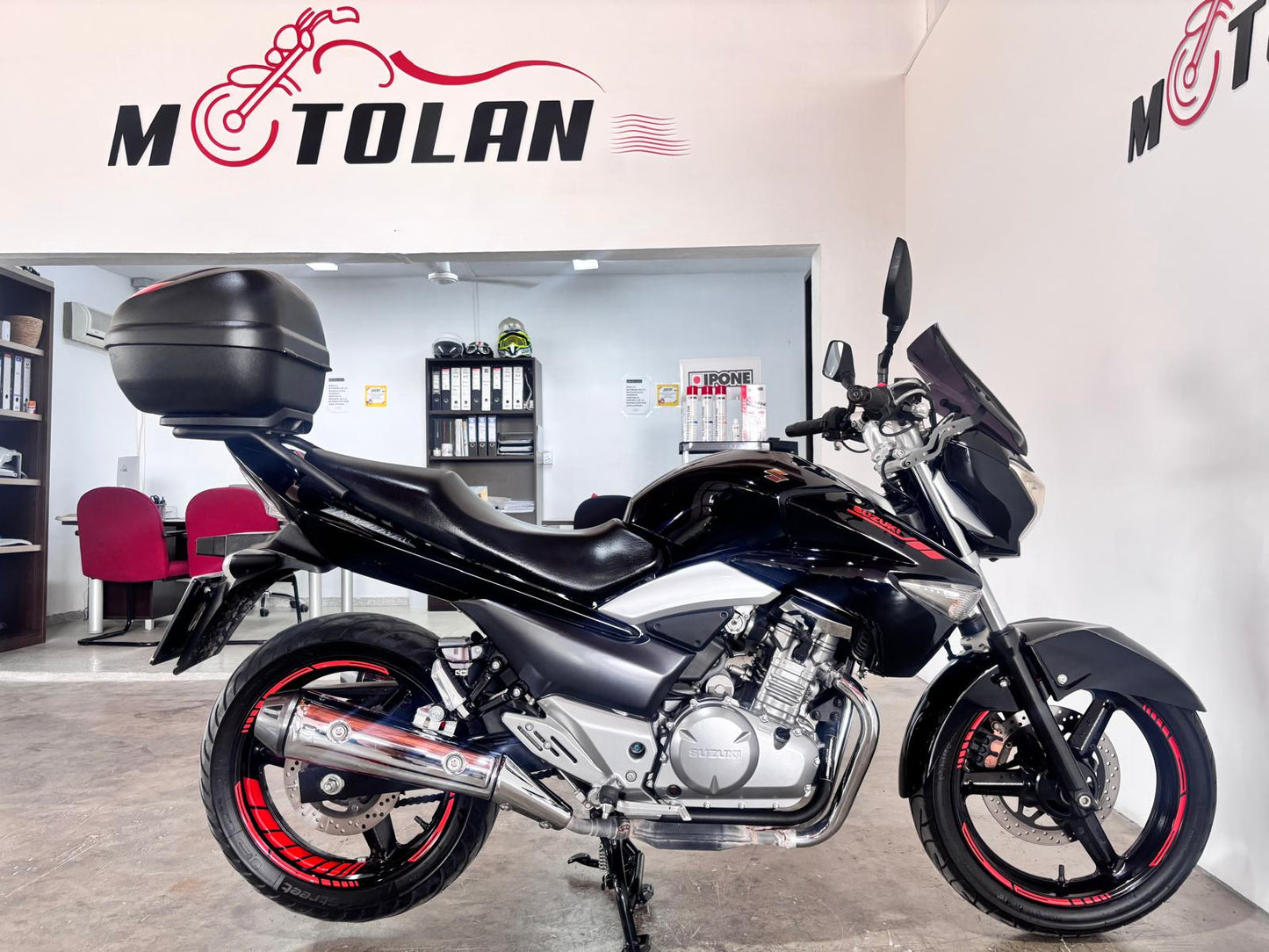 SUZUKI INAZUMA 250CC