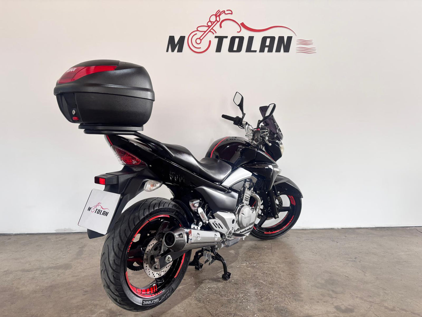 SUZUKI INAZUMA 250CC