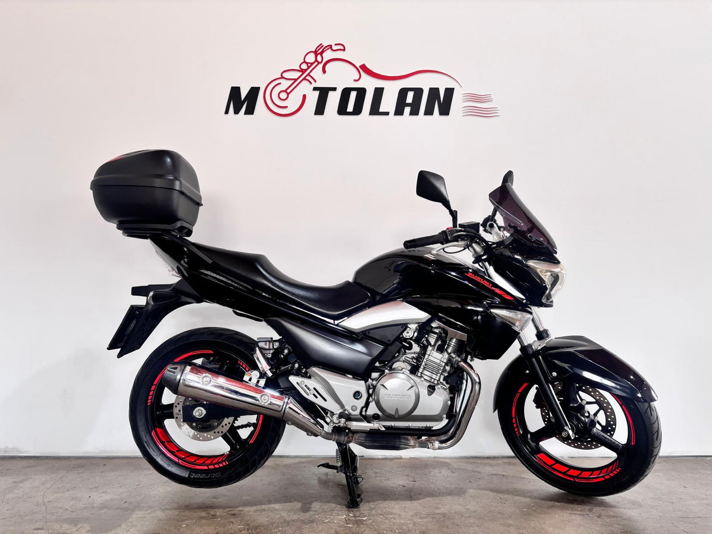 SUZUKI INAZUMA 250CC