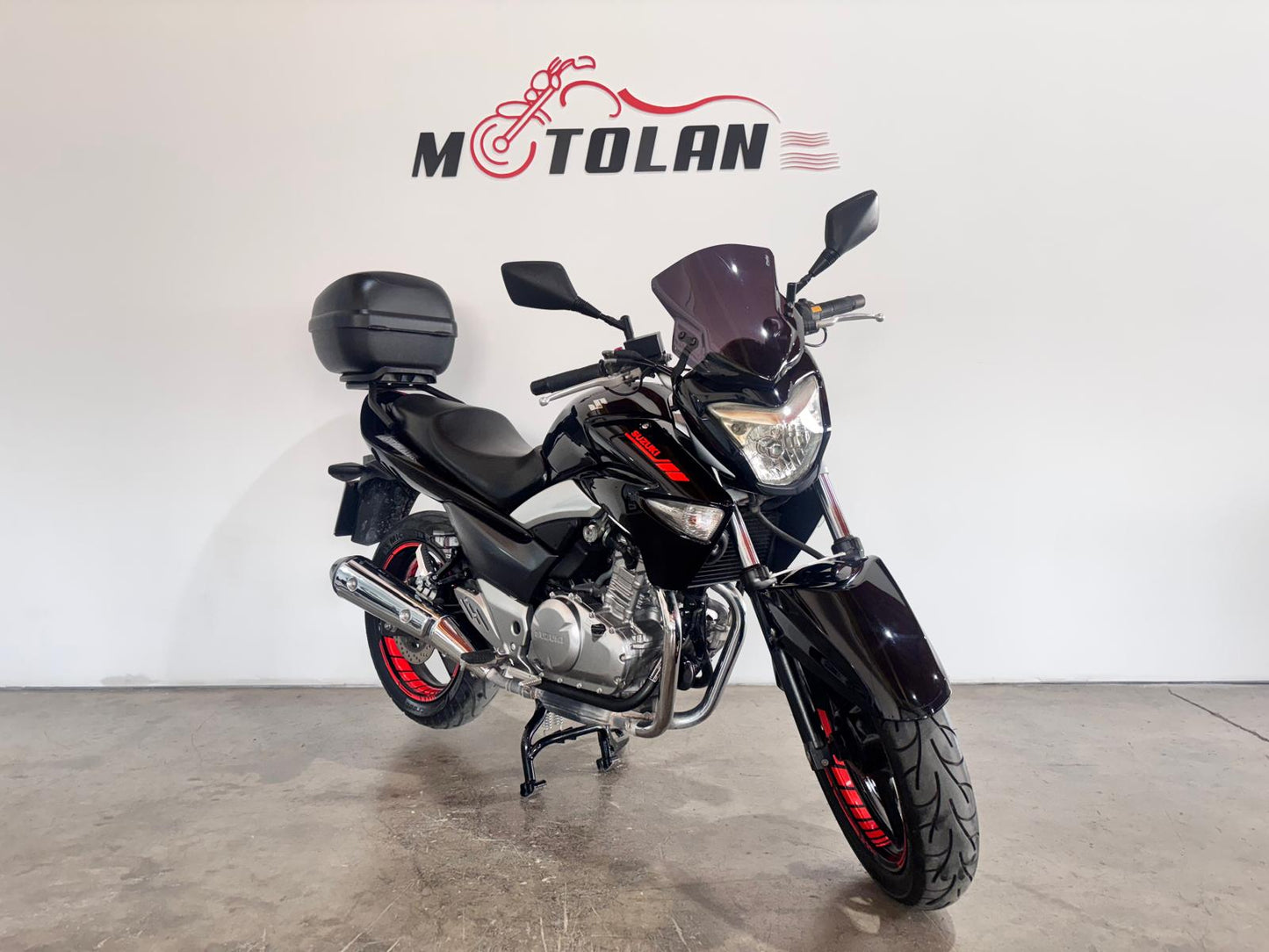 SUZUKI INAZUMA 250CC