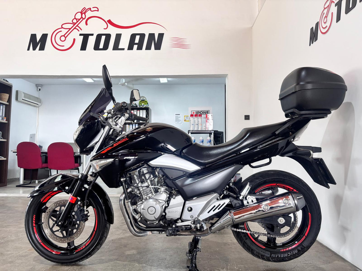 SUZUKI INAZUMA 250CC