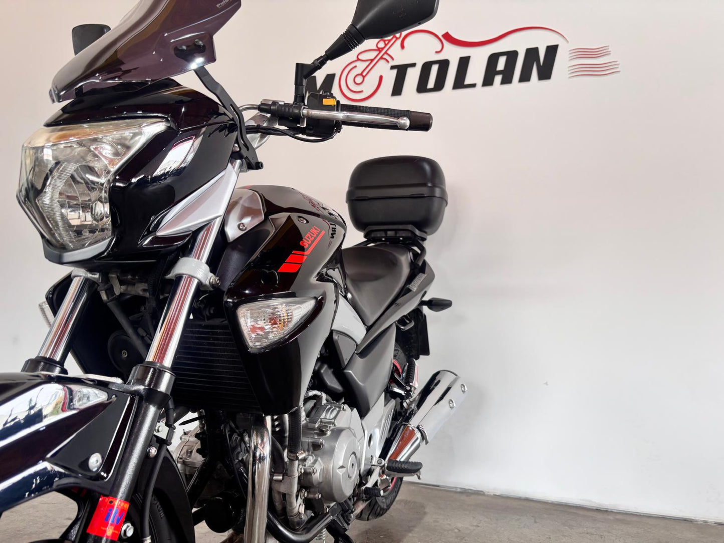 SUZUKI INAZUMA 250CC