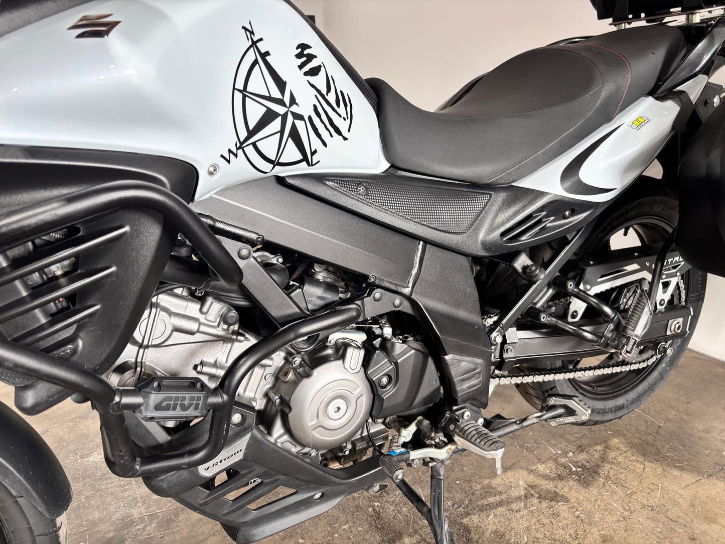 SUZUKI V-STROM 650CC