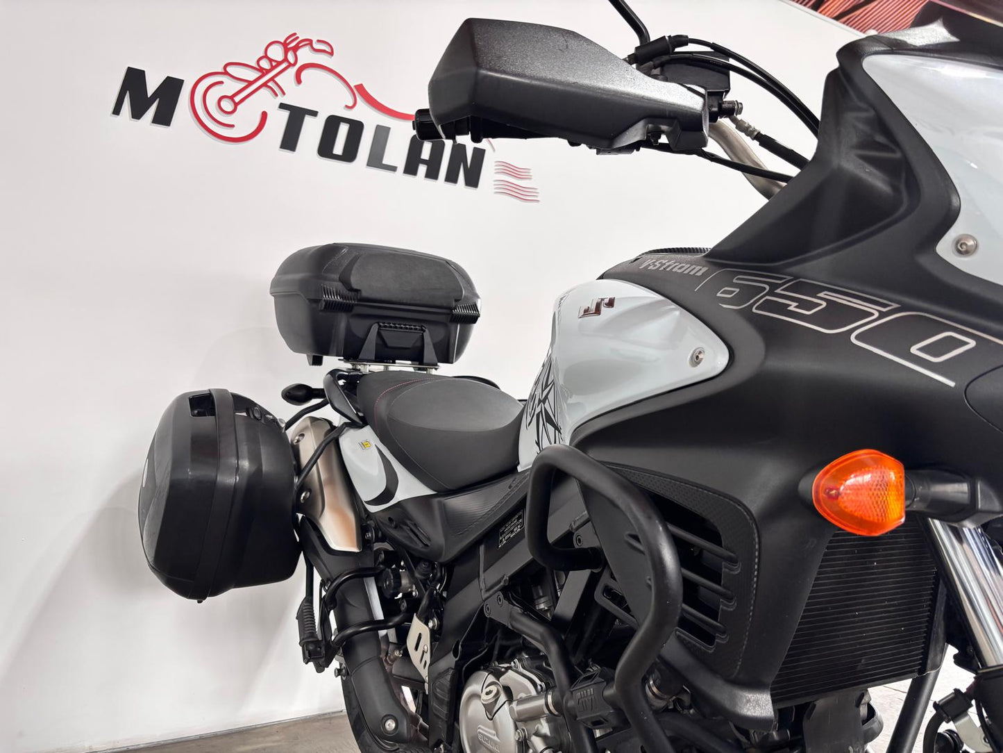 SUZUKI V-STROM 650CC