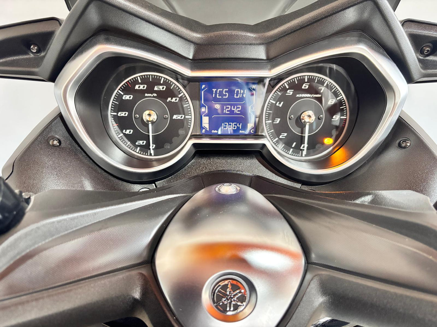 YAMAHA XMAX 300CC IRON MAX
