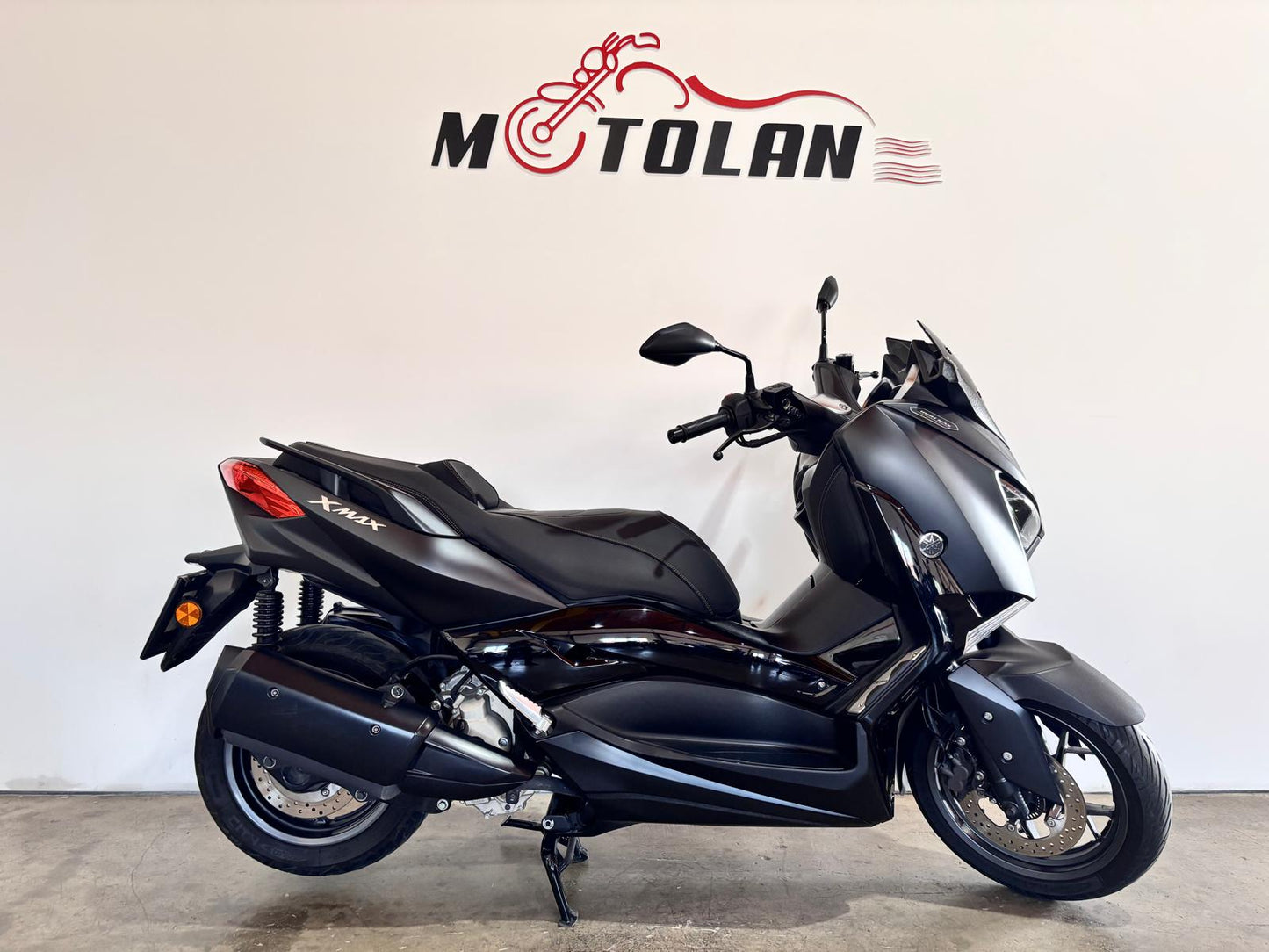 YAMAHA XMAX 300CC IRON MAX