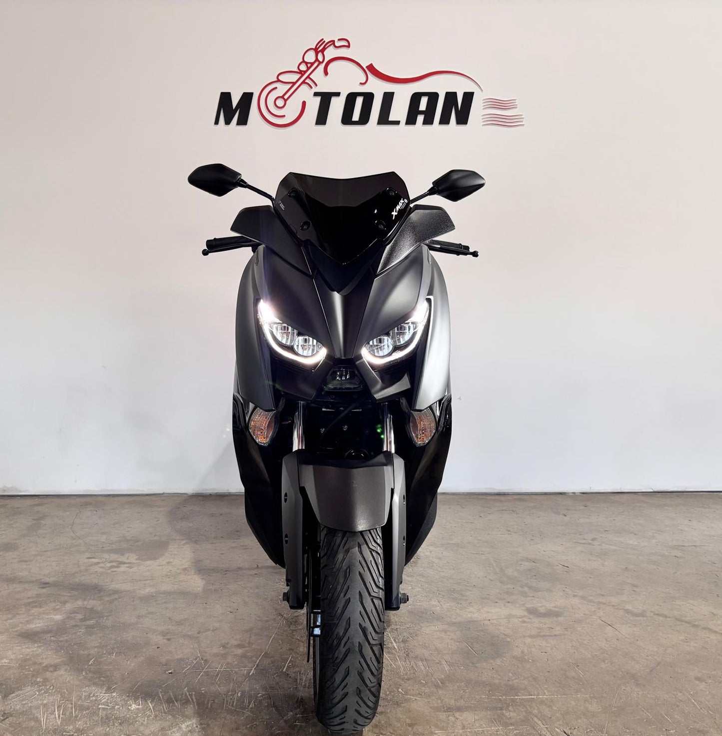 YAMAHA XMAX 300CC IRON MAX