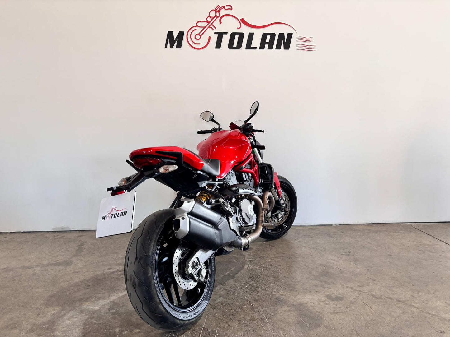 DUCATI MONSTER 821