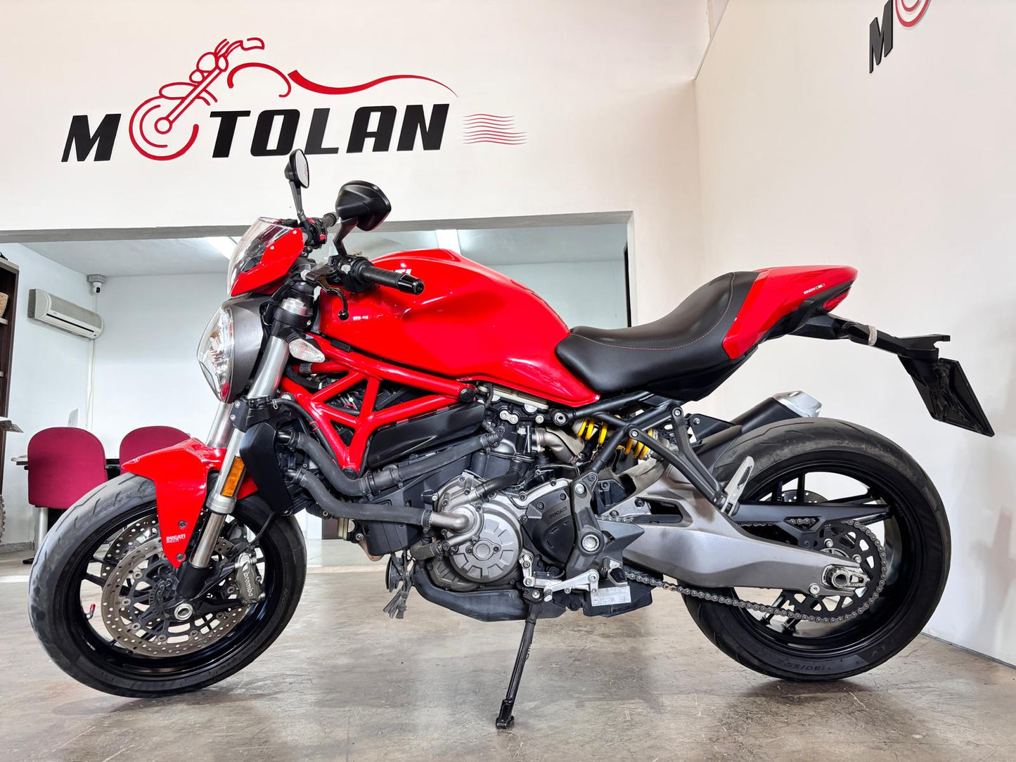 DUCATI MONSTER 821
