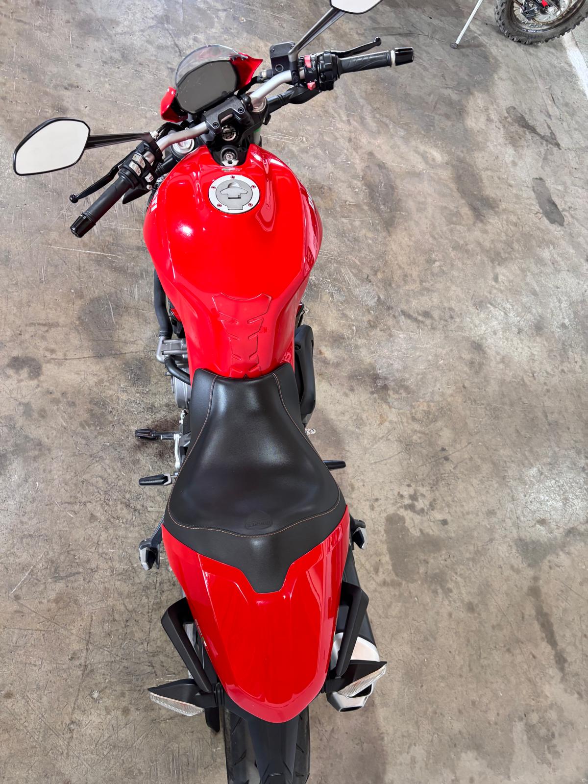 DUCATI MONSTER 821