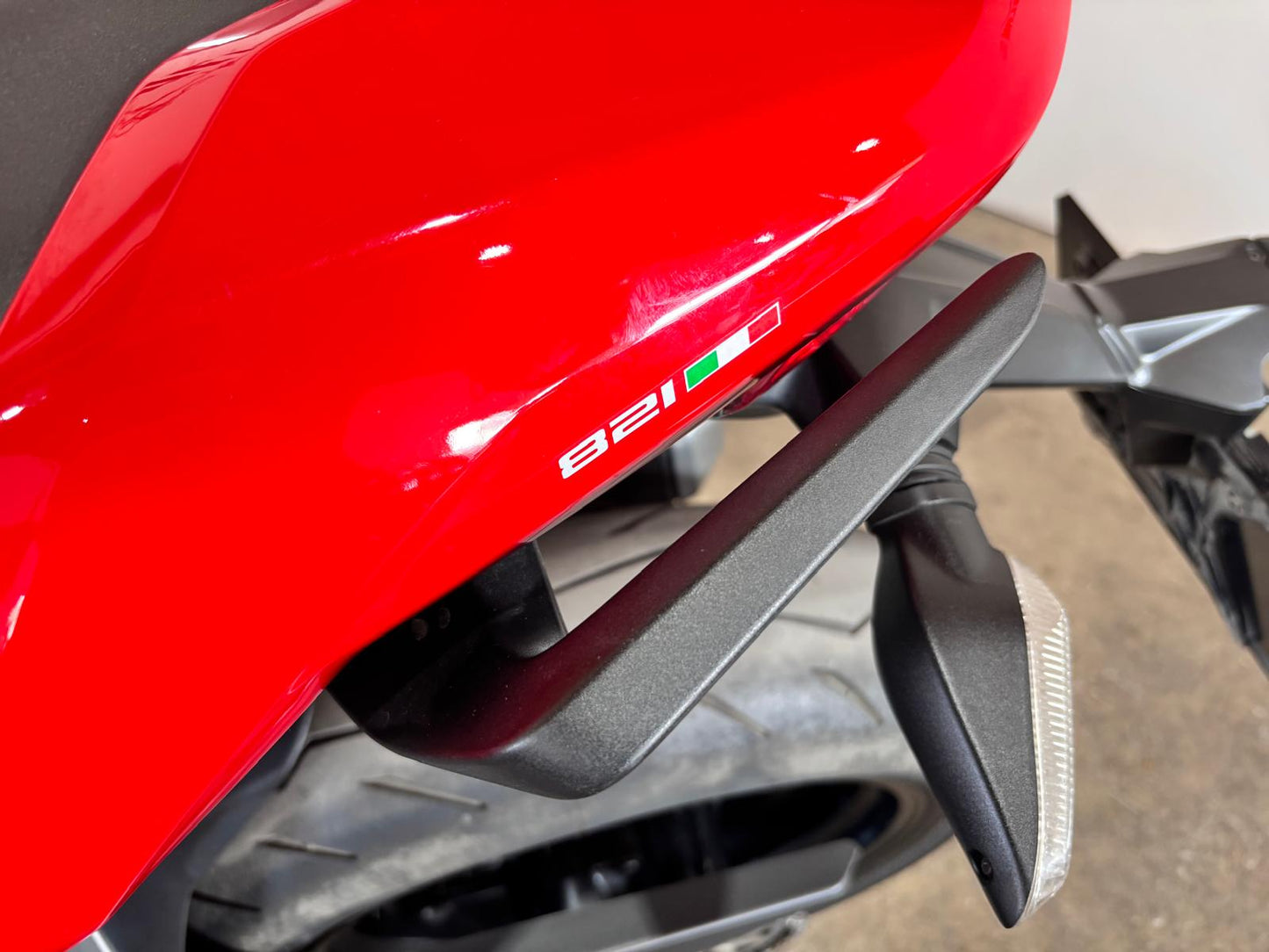 DUCATI MONSTER 821