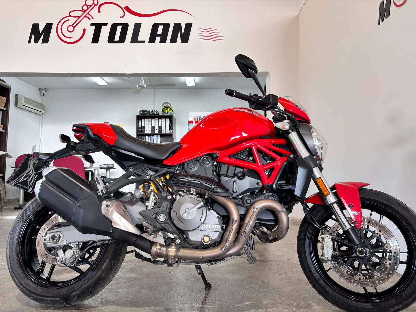 DUCATI MONSTER 821