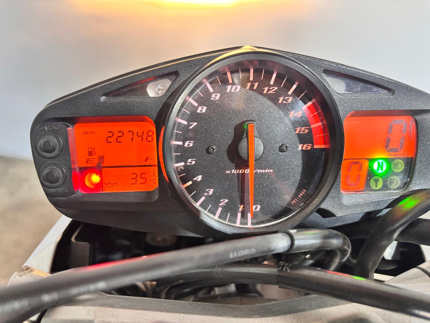 SUZUKI GSR 600