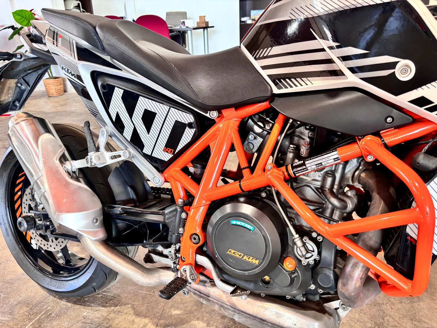 KTM 690 DUKE