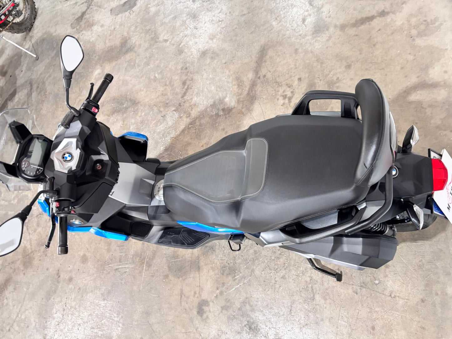 BMW C400X