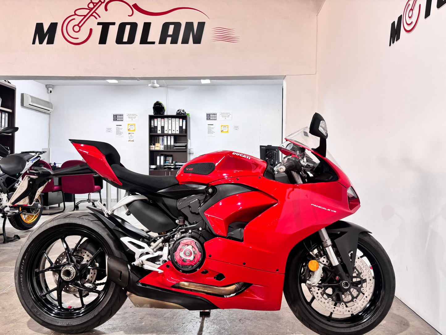 DUCATI PANIGALE V2