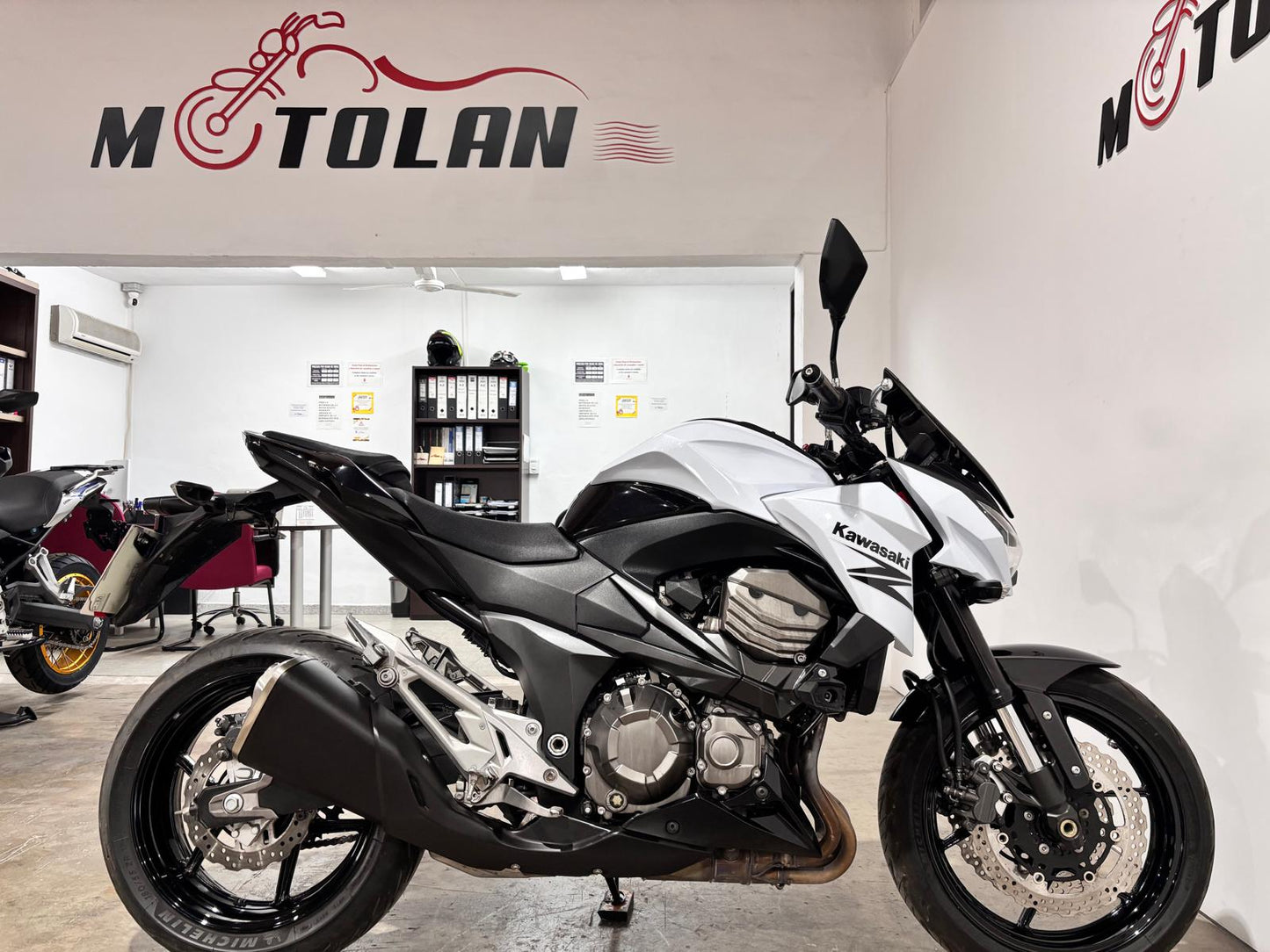 KAWASAKI Z800