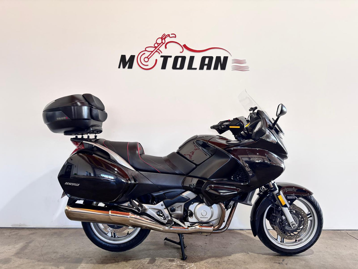 HONDA DEAUVILLE 700CC