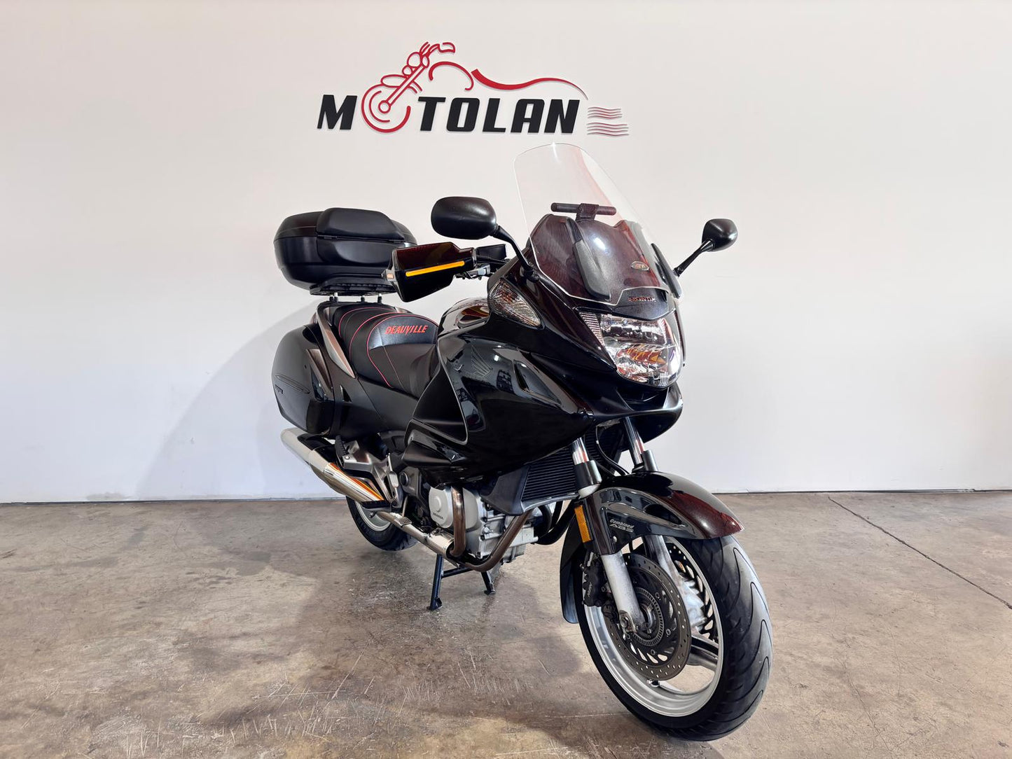 HONDA DEAUVILLE 700CC