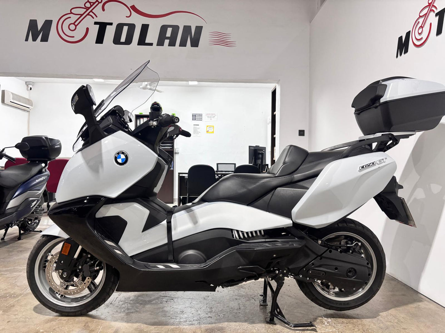 BMW C650GT