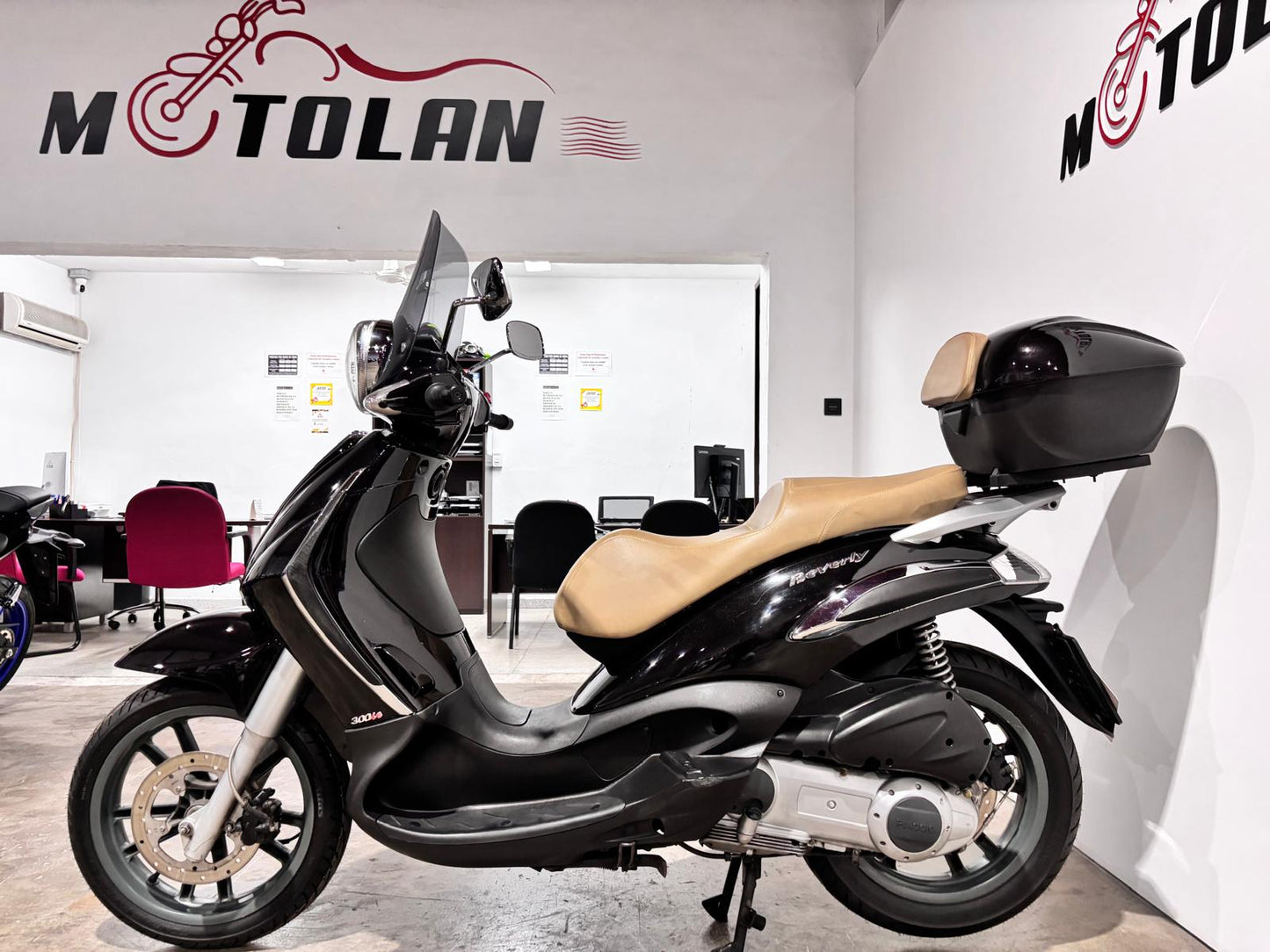 PIAGGIO BEVERLY 300 TOURER