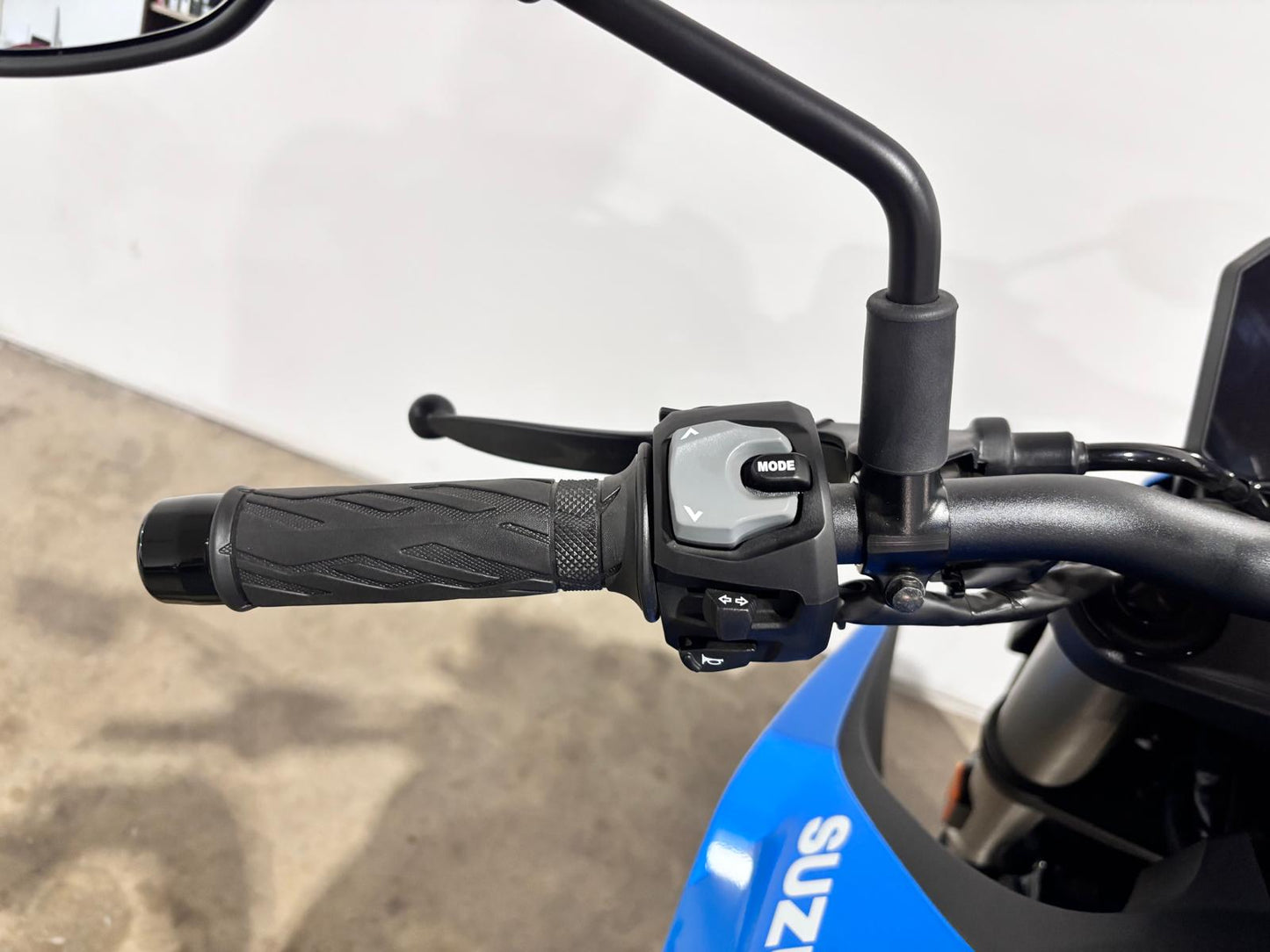 SUZUKI GSX-S 8S