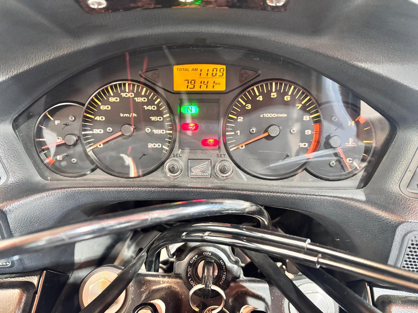 HONDA DEAUVILLE 700CC