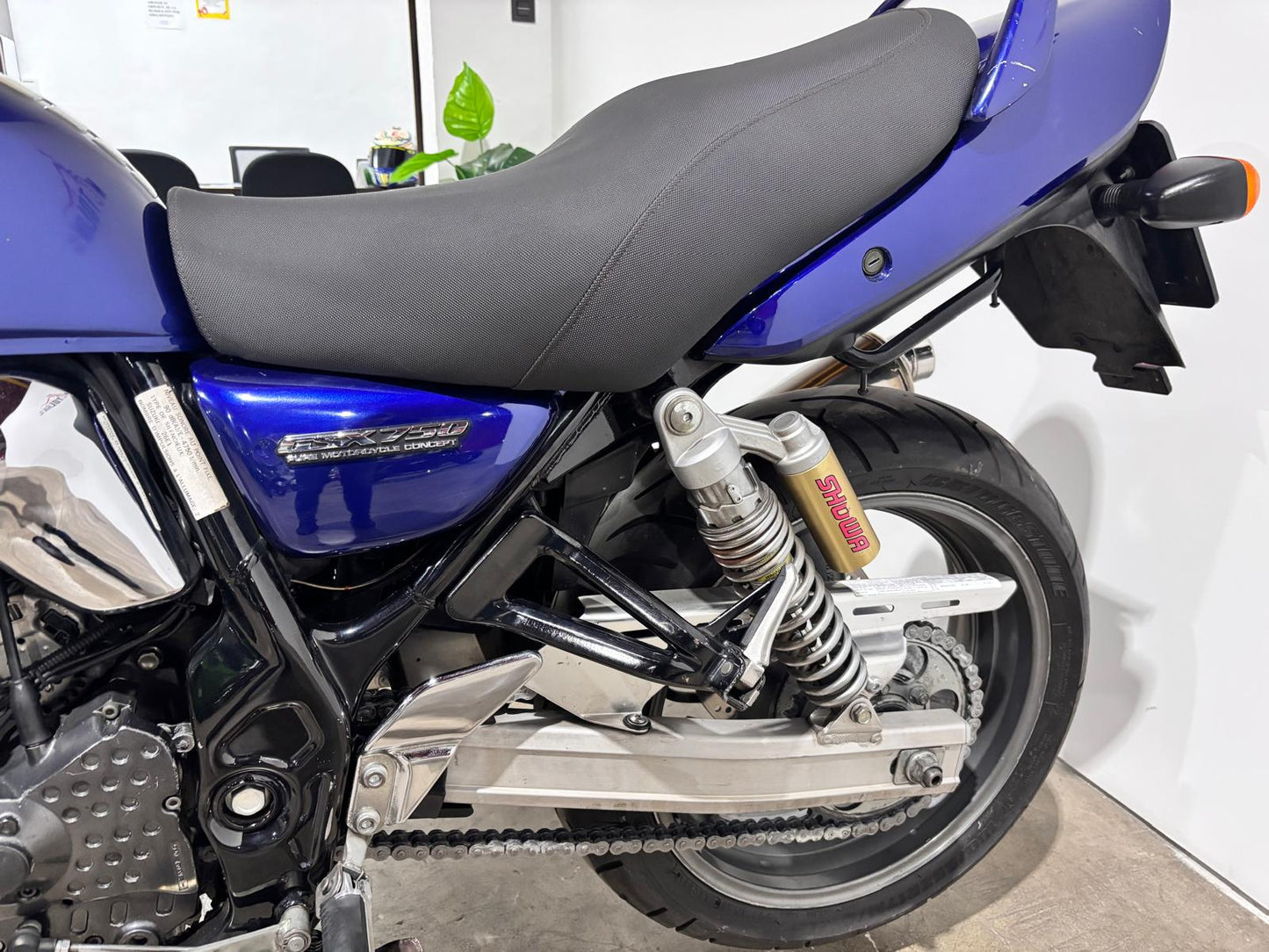 SUZUKI GSX750