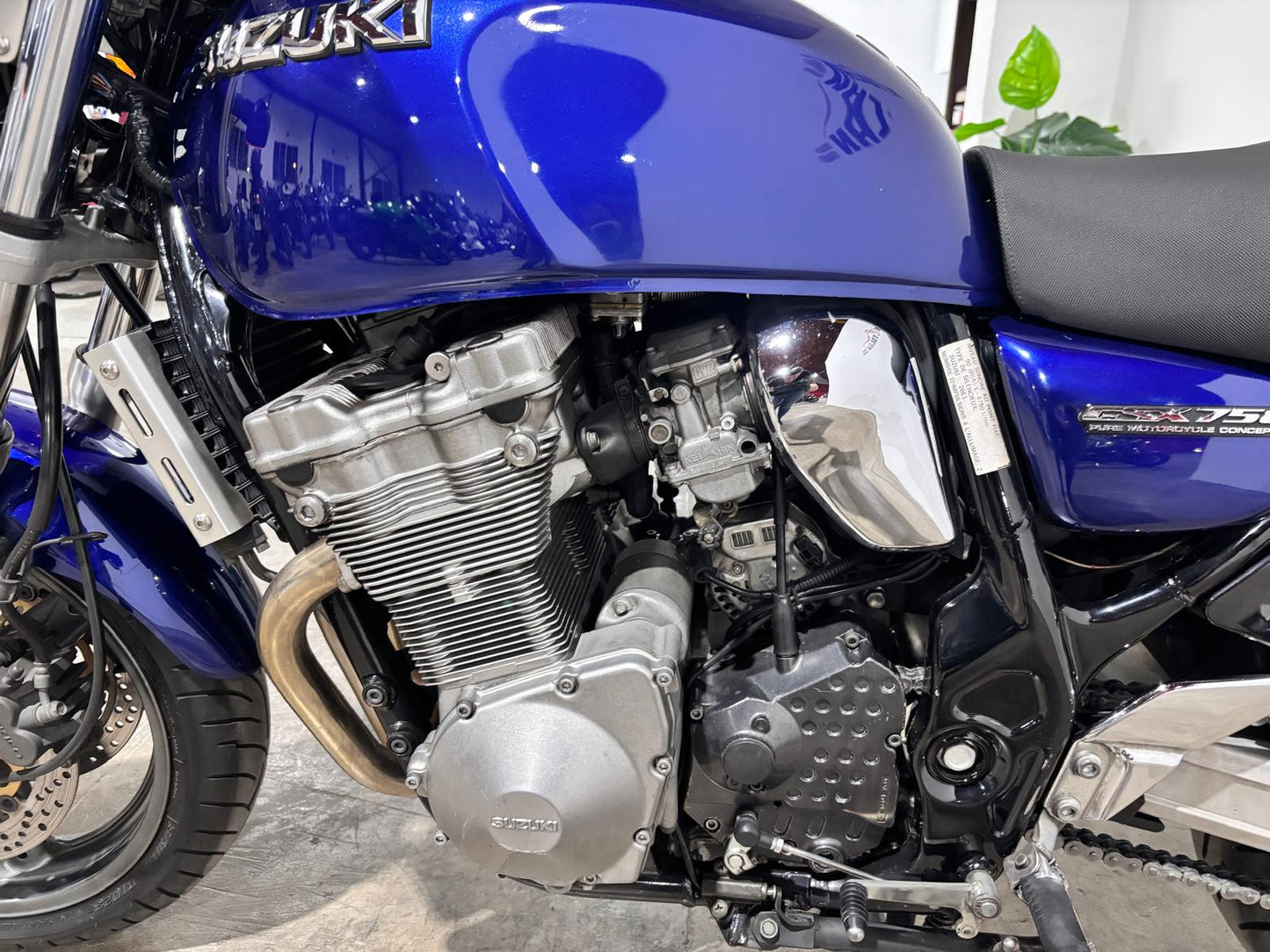 SUZUKI GSX750