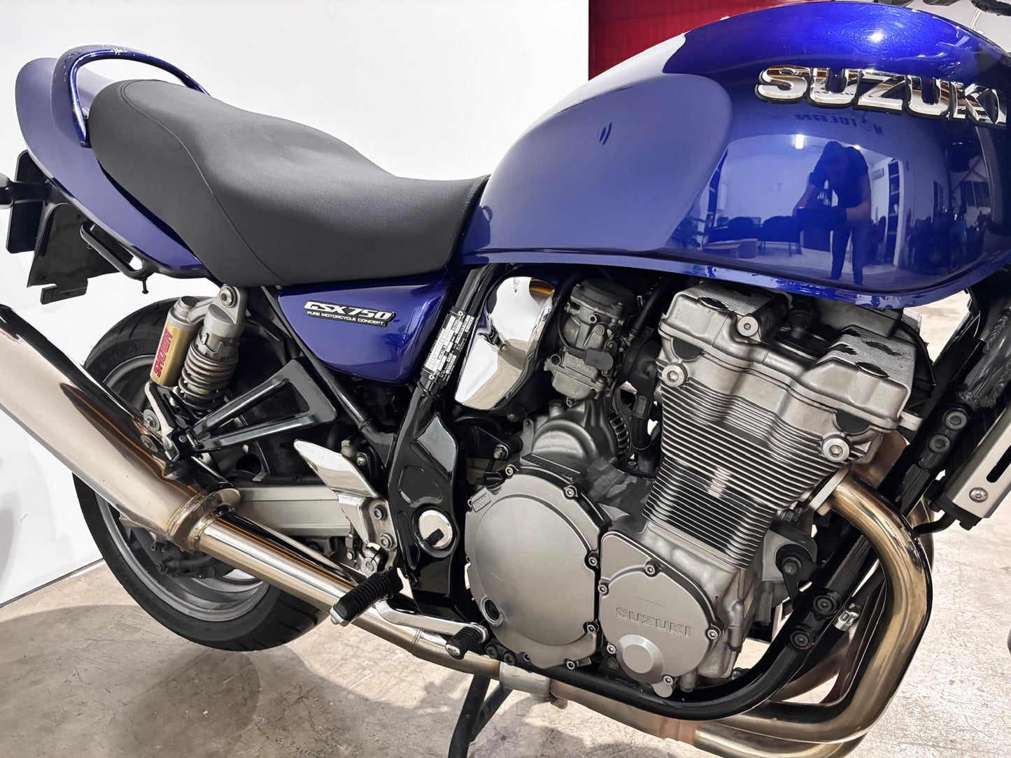 SUZUKI GSX750