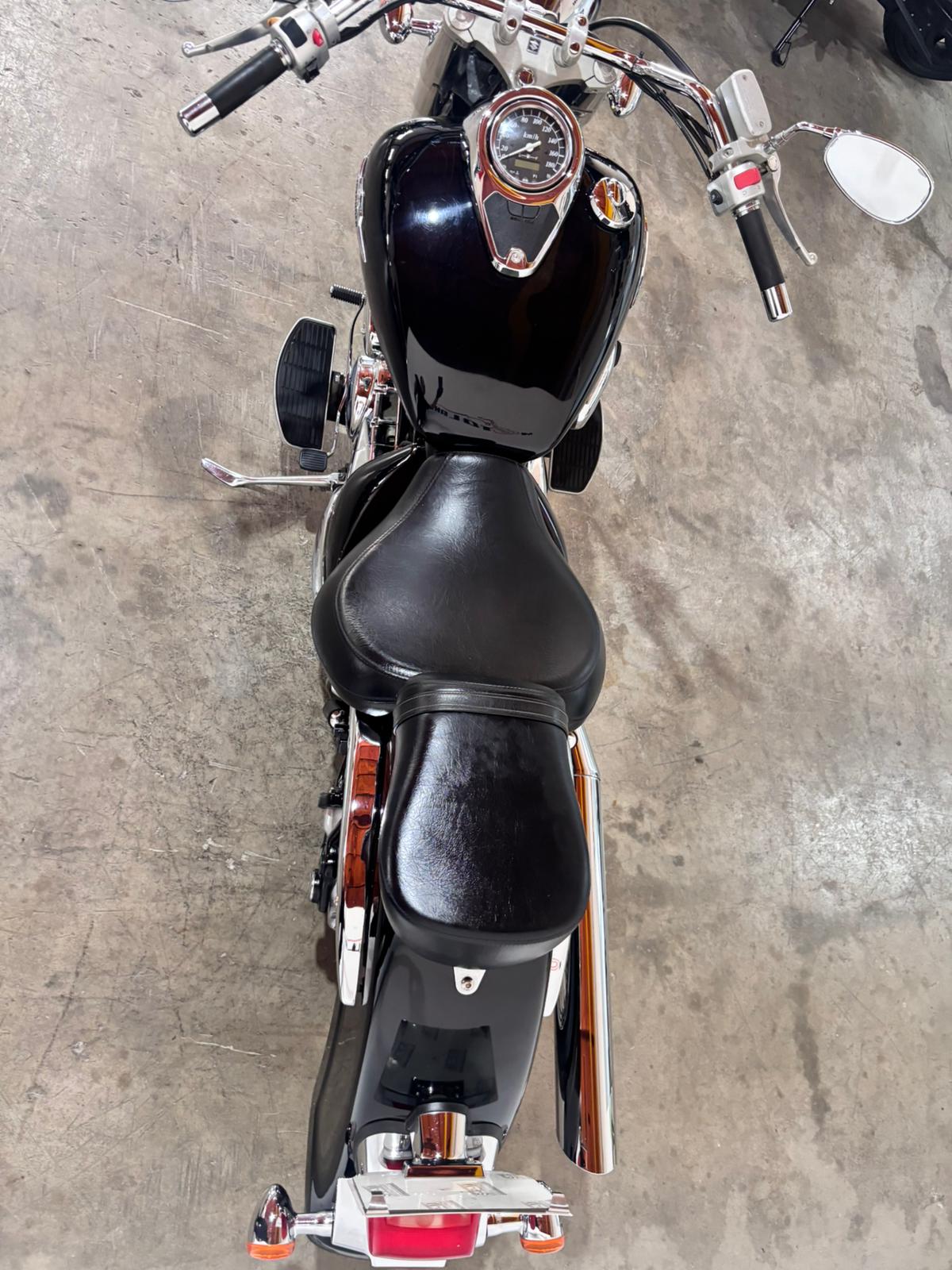 SUZUKI INTRUDER C800