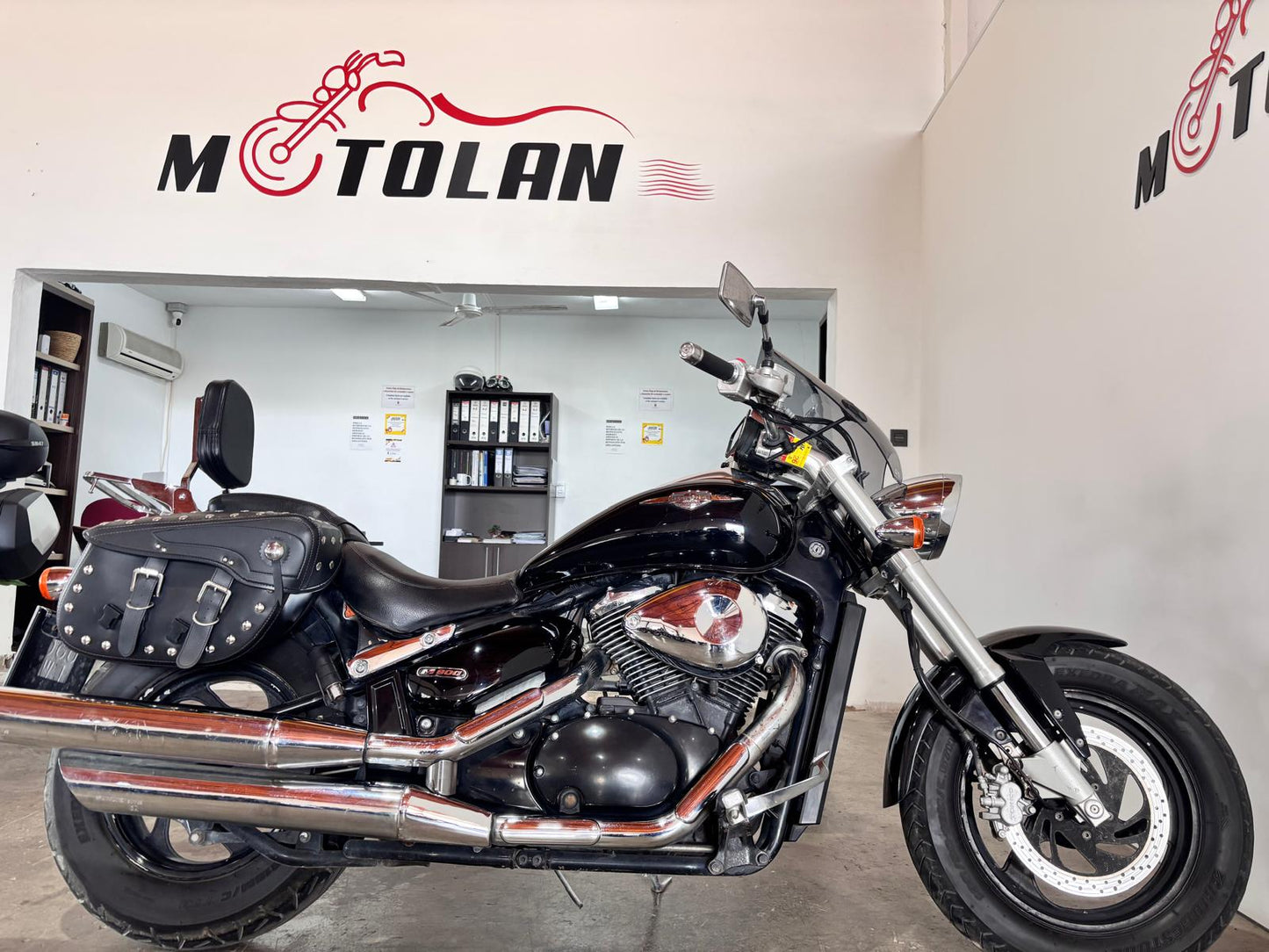 SUZUKI INTRUDER M800