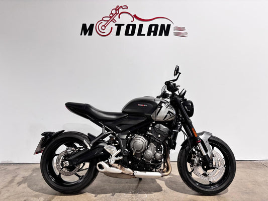 TRIUMPH TRIDENT 660
