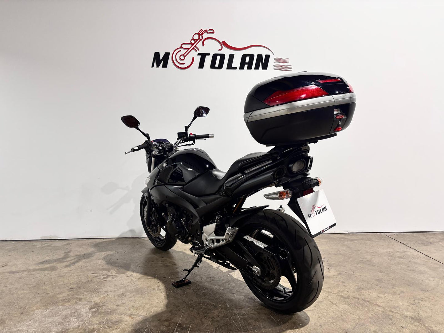 SUZUKI GSR 600 CON ABS