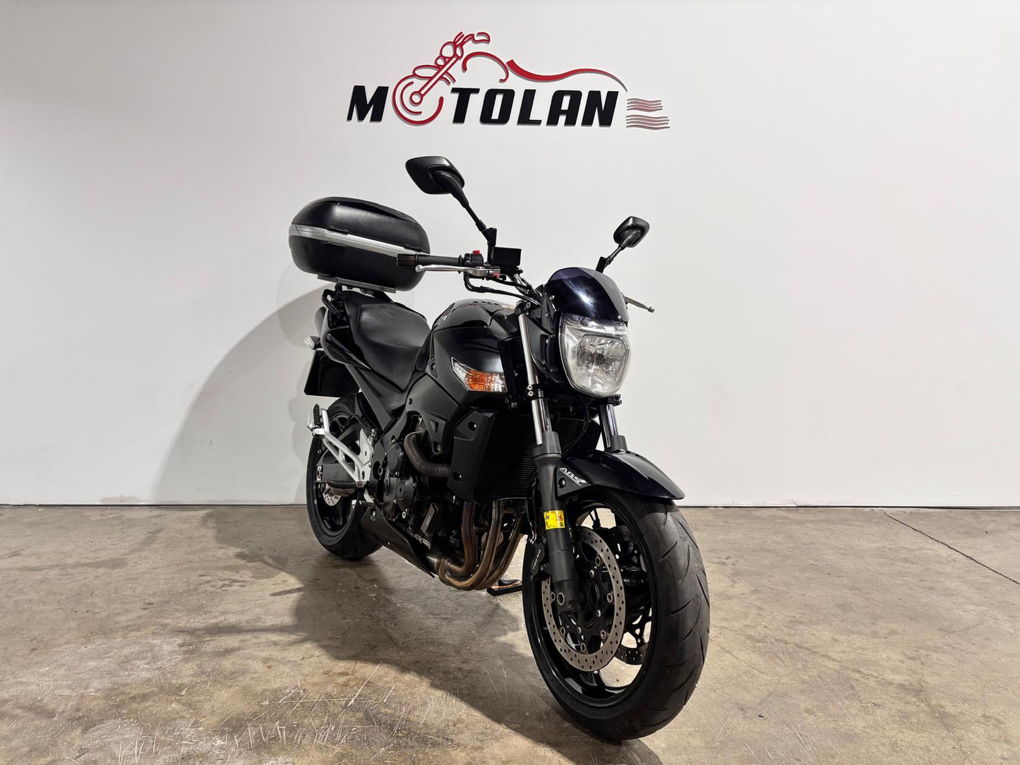 SUZUKI GSR 600 CON ABS