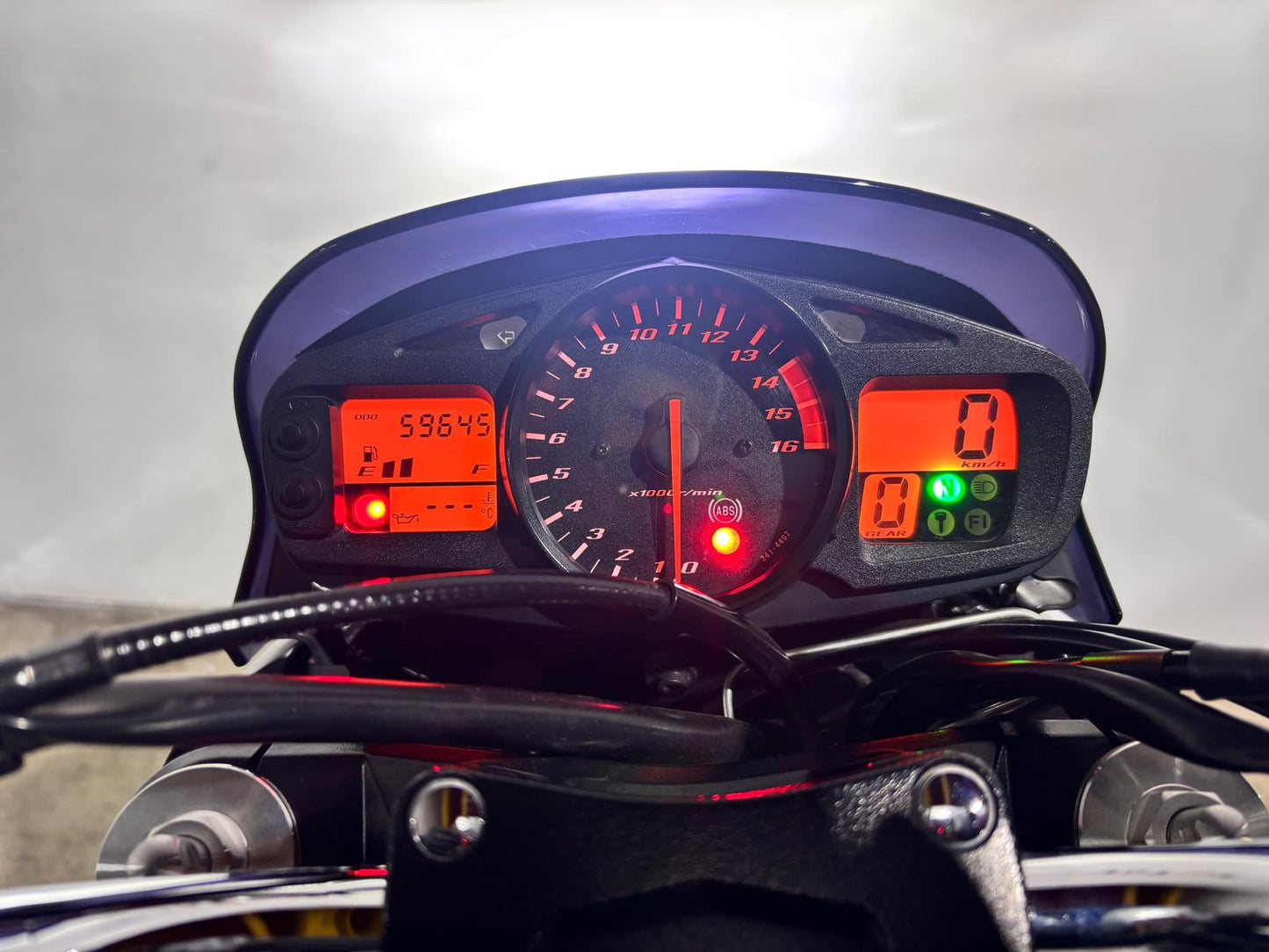 SUZUKI GSR 600 CON ABS