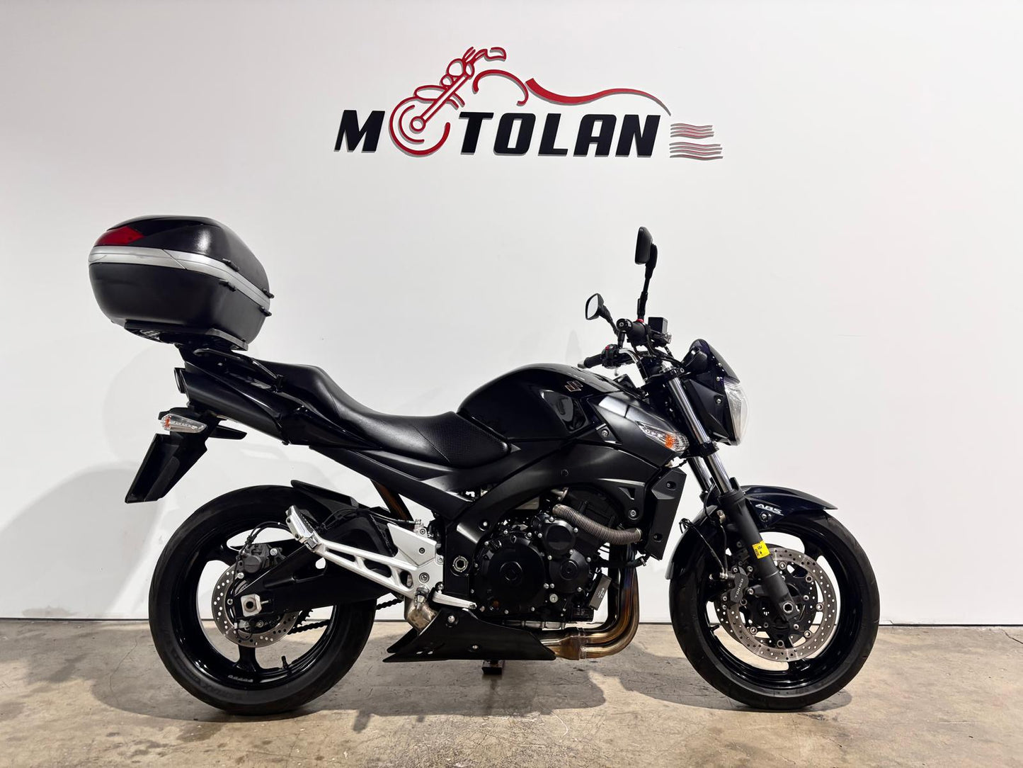 SUZUKI GSR 600 CON ABS