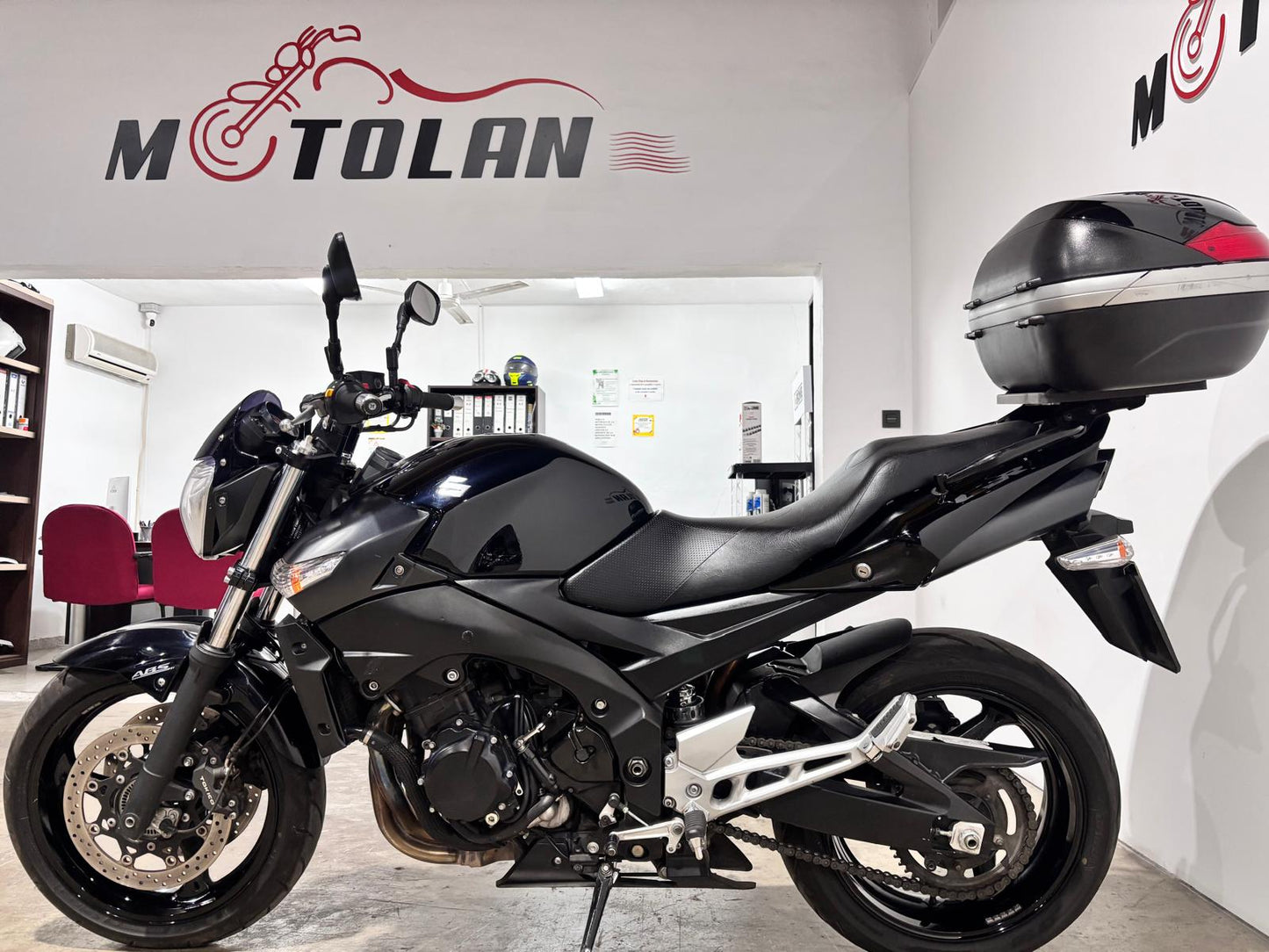 SUZUKI GSR 600 CON ABS