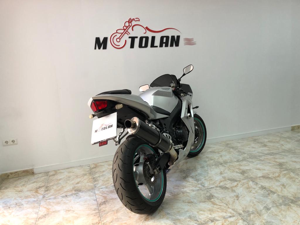 TRIUMPH DAYTONA 600CC