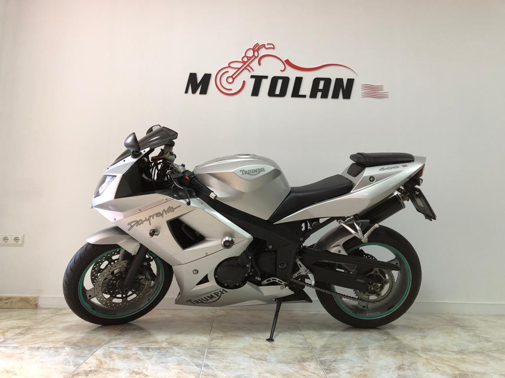 TRIUMPH DAYTONA 600CC