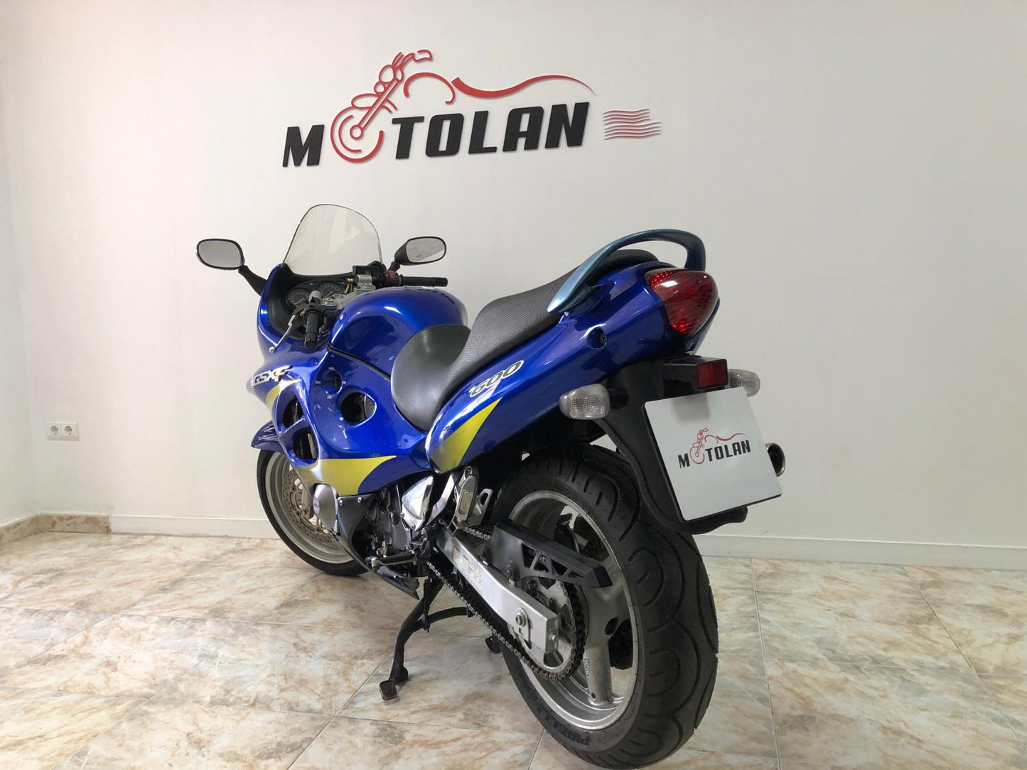 SUZUKI GSXF 600CC