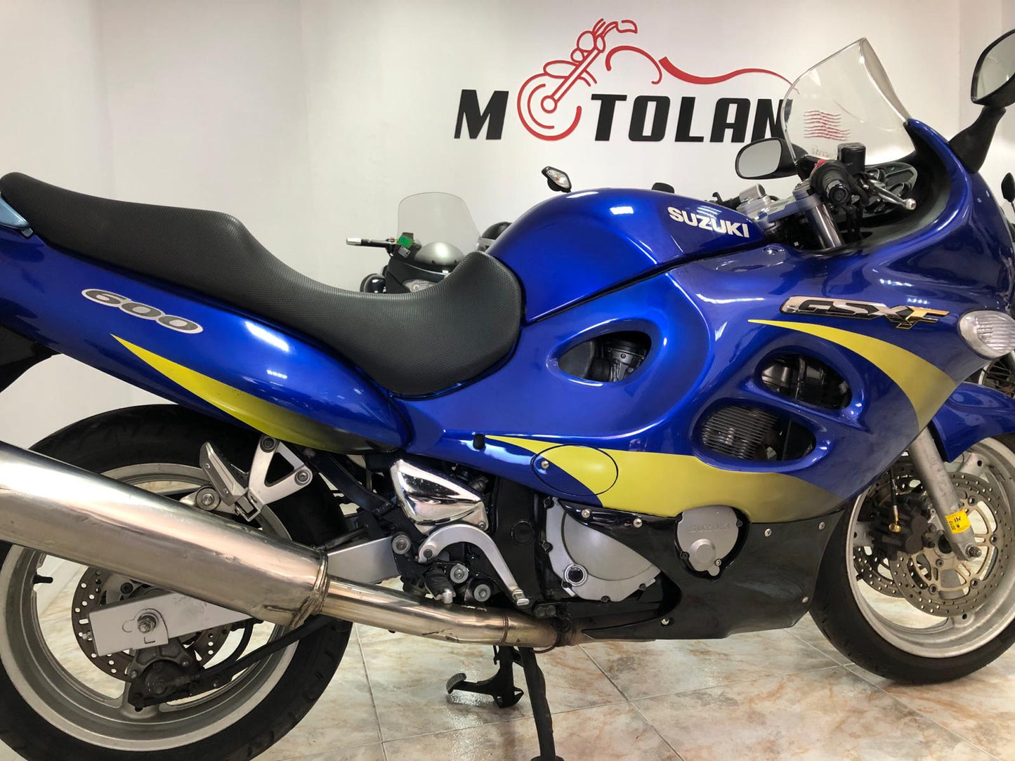 SUZUKI GSXF 600CC