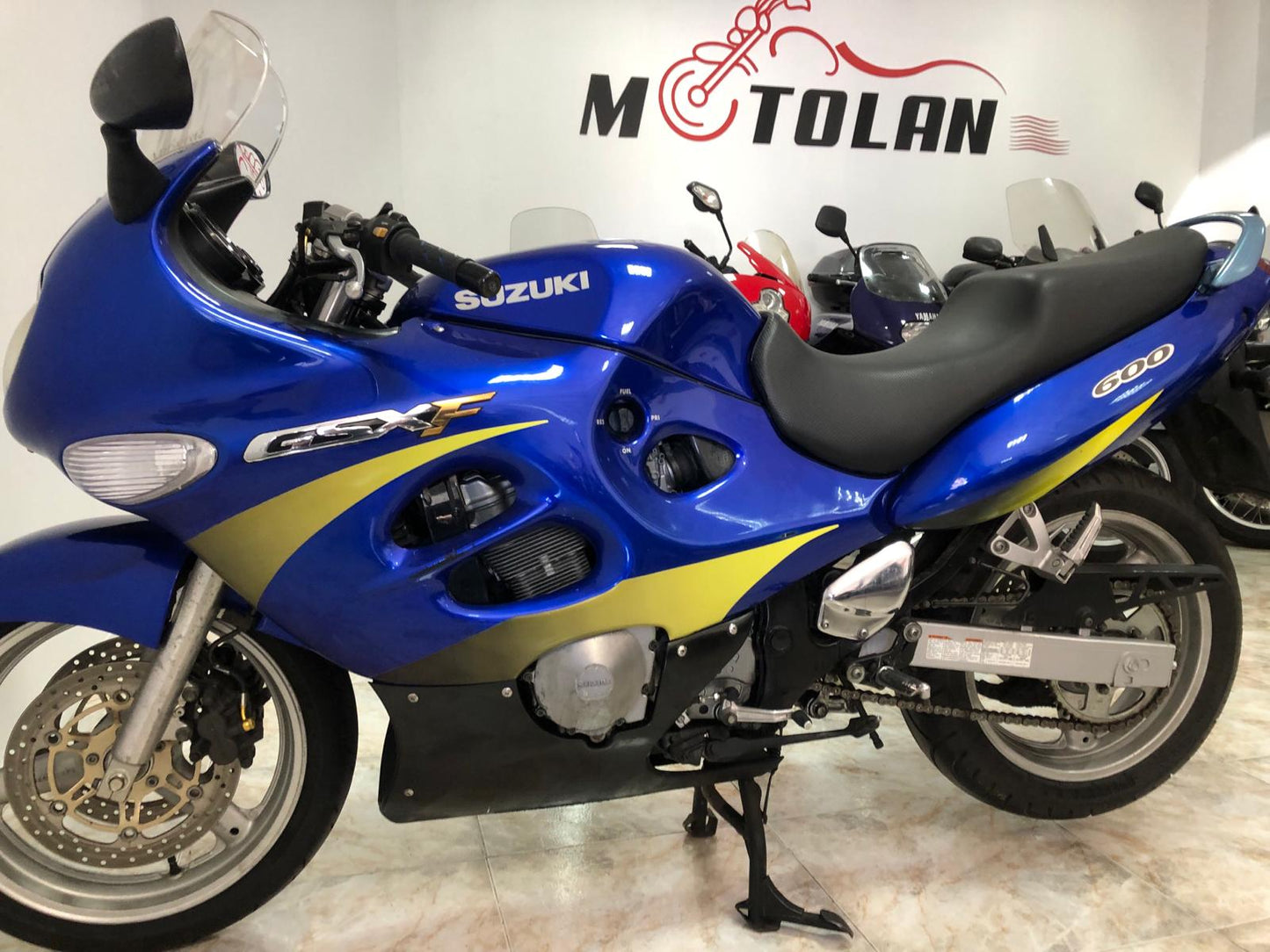 SUZUKI GSXF 600CC